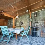 Traditional Cozy Bocanka Tatil Evi *